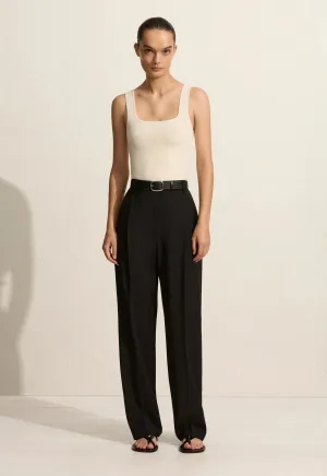 Matteau Relaxed Tailored Pleat Trouser in Black