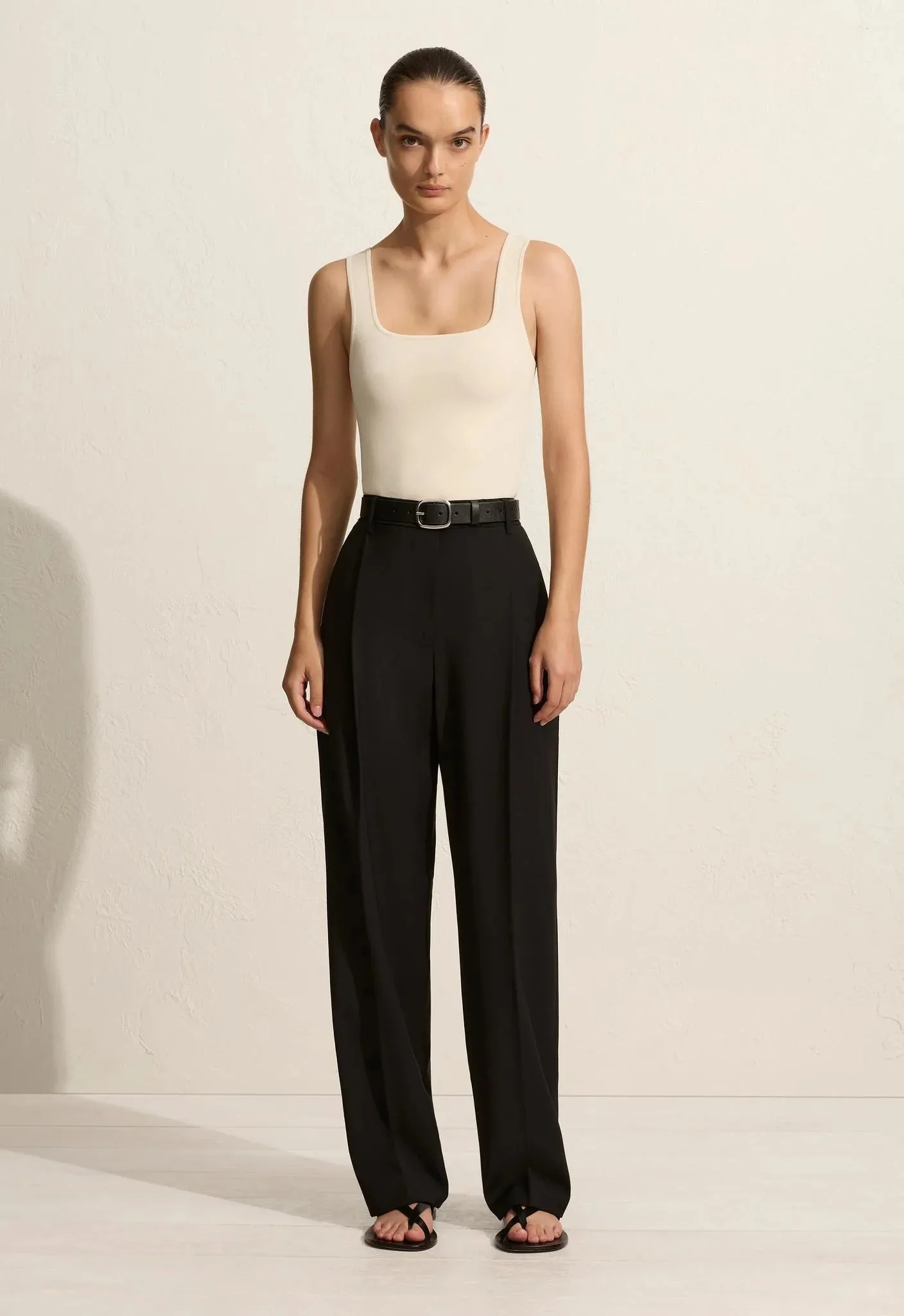 Matteau Relaxed Tailored Pleat Trouser in Black