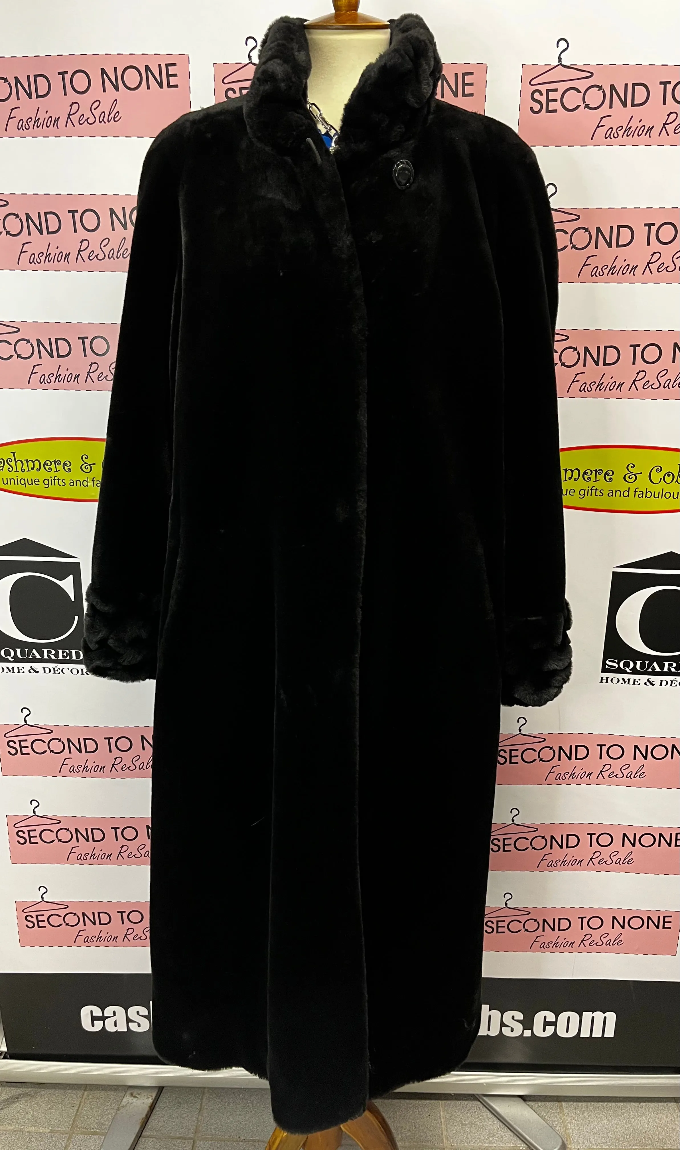 Novelti Faux Fur Coat (Size 5/6)