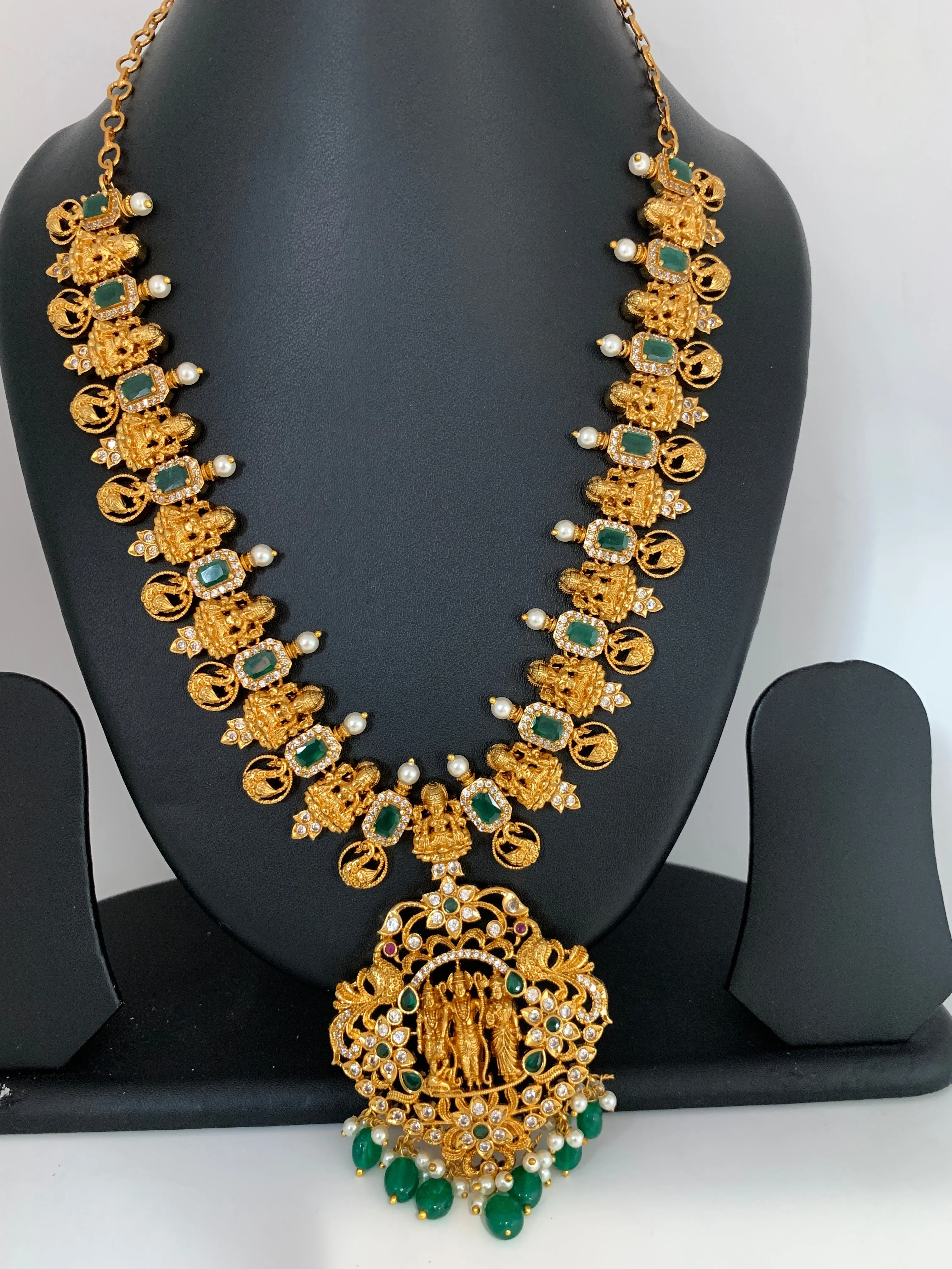 Ram Paarivar Goddess Lakshmi Green Stone Green beads Necklace