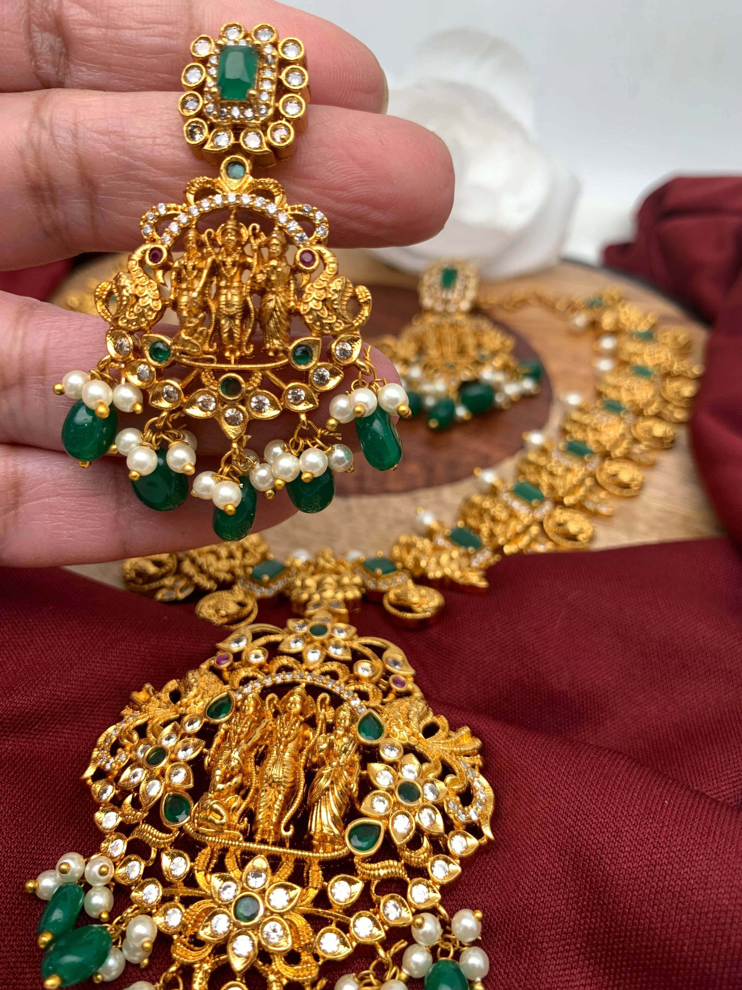 Ram Paarivar Goddess Lakshmi Green Stone Green beads Necklace