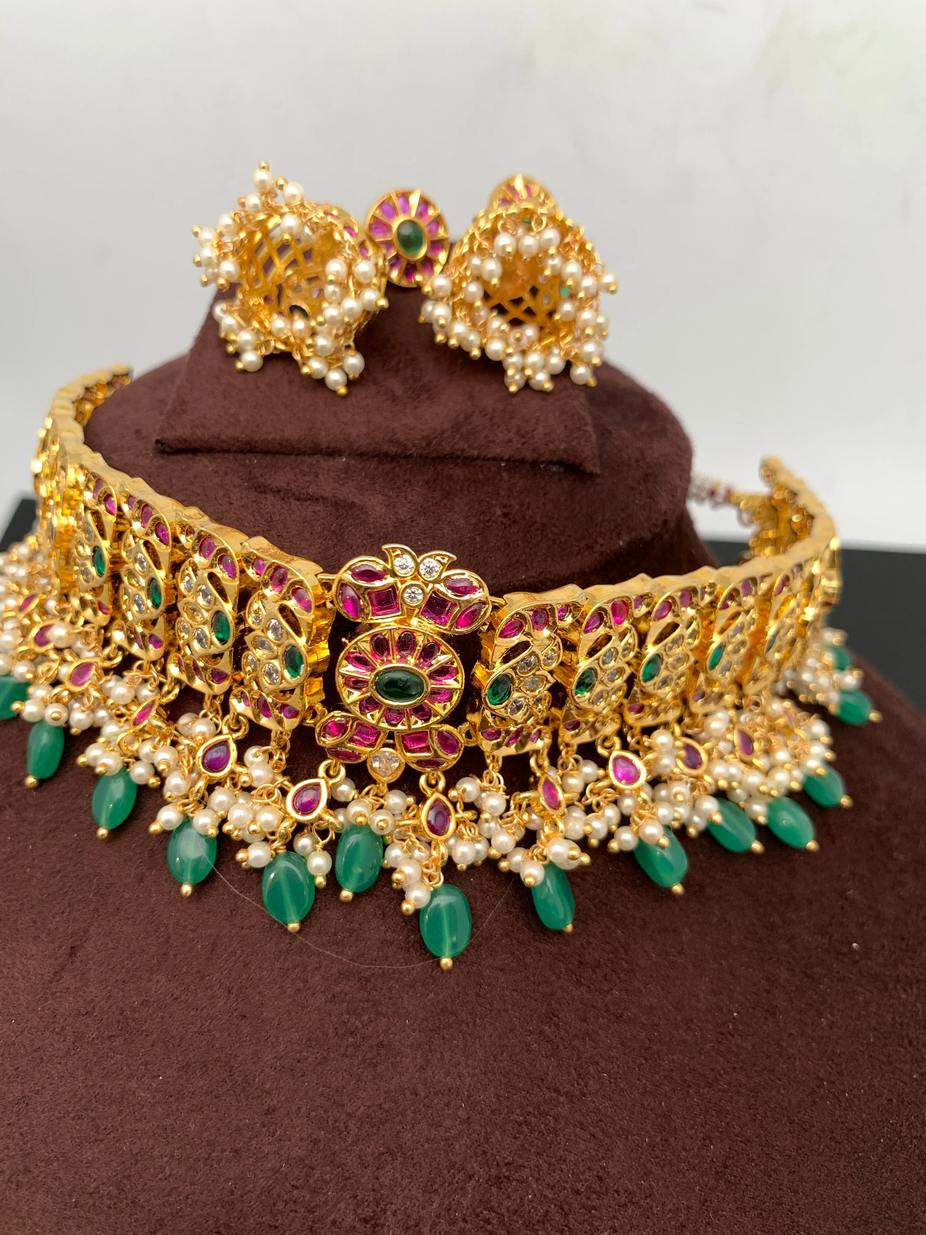Red Green Multi Kemp Green beads CZ Pearls Choker